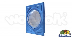 Panel tipo ventana para juegos infantiles de madera.