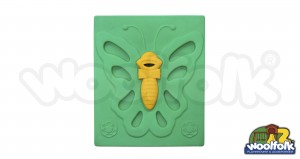 Panel tipo ventana para juegos infantiles de madera.