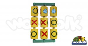 Panel tipo ventana para juegos infantiles de madera.