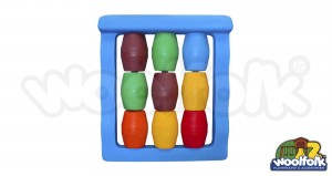 Panel tipo ventana para juegos infantiles de madera.