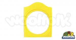 Panel tipo ventana para juegos infantiles de madera.