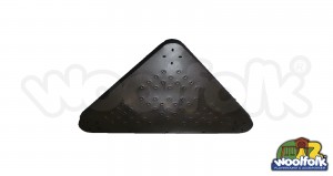 Plataforma metálica cuadrada para juegos infantiles con poste redondo.