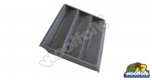 Plataforma metálica cuadrada para juegos infantiles con poste redondo.