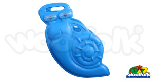 Panel tipo ventana para juegos infantiles de madera.