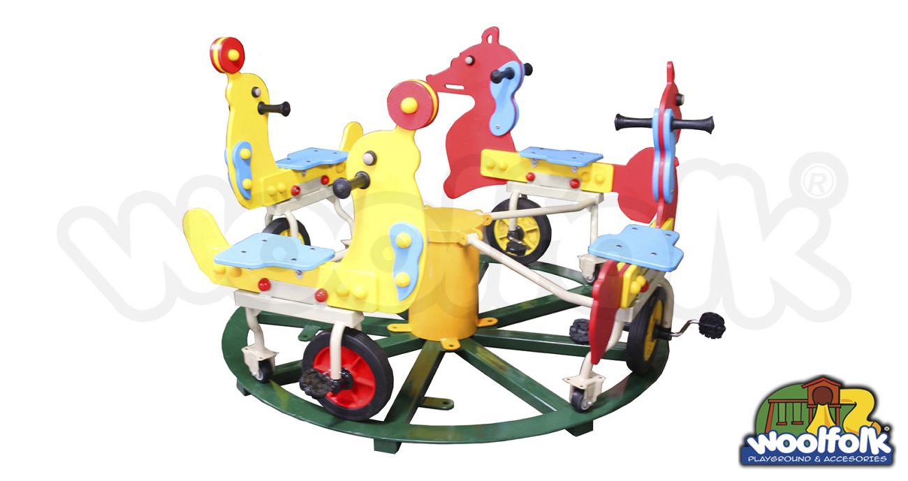 Carrusel giratorio metálico con pedales tipo bicicleta y figuras varias de paneles de polietileno sólidos para 4 niños. Modelo: CMM012