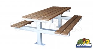Mesa para Exteriores.-MES001M
